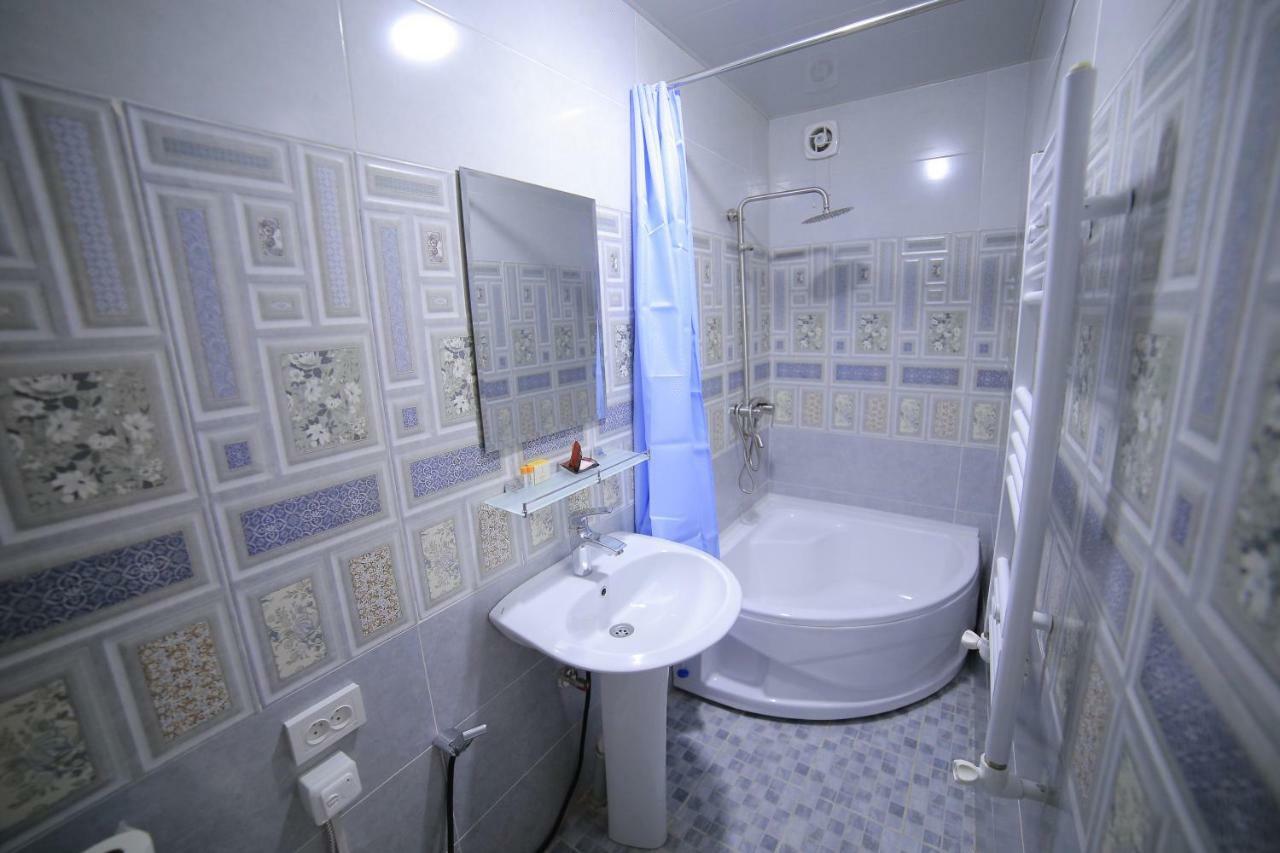 Muslima Hotel Bukhara Esterno foto